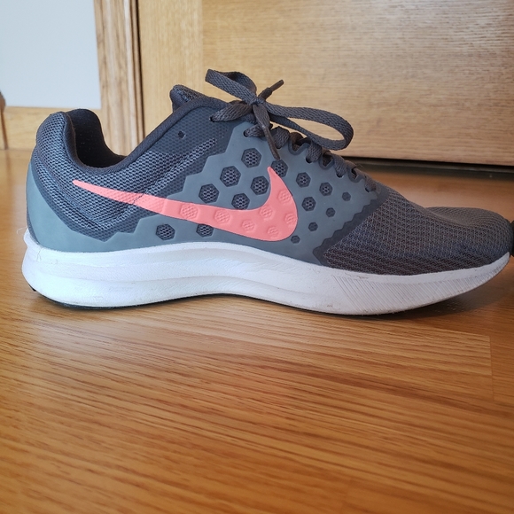 Nike Running Shoes - Picture 7 of 11